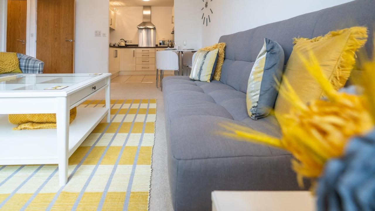Hansen Court - Stylish Bay Apartment With Parking And River Views Cardiff Exterior photo